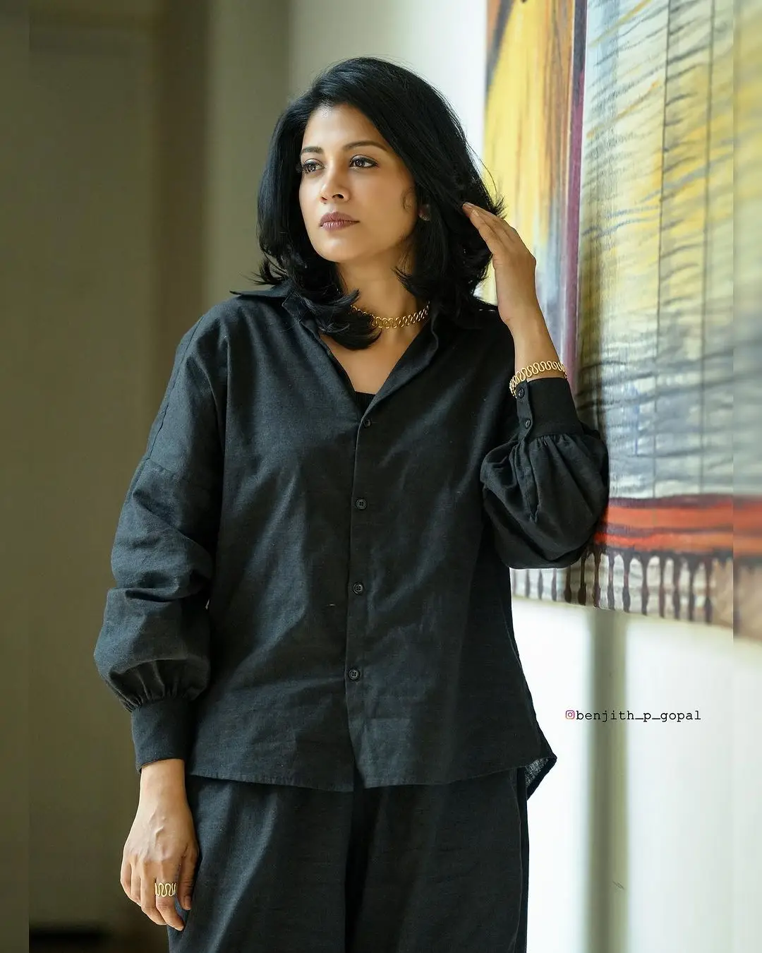 MALAYALAM ACTRESS SHIVADA IN BLACK DRESS 6